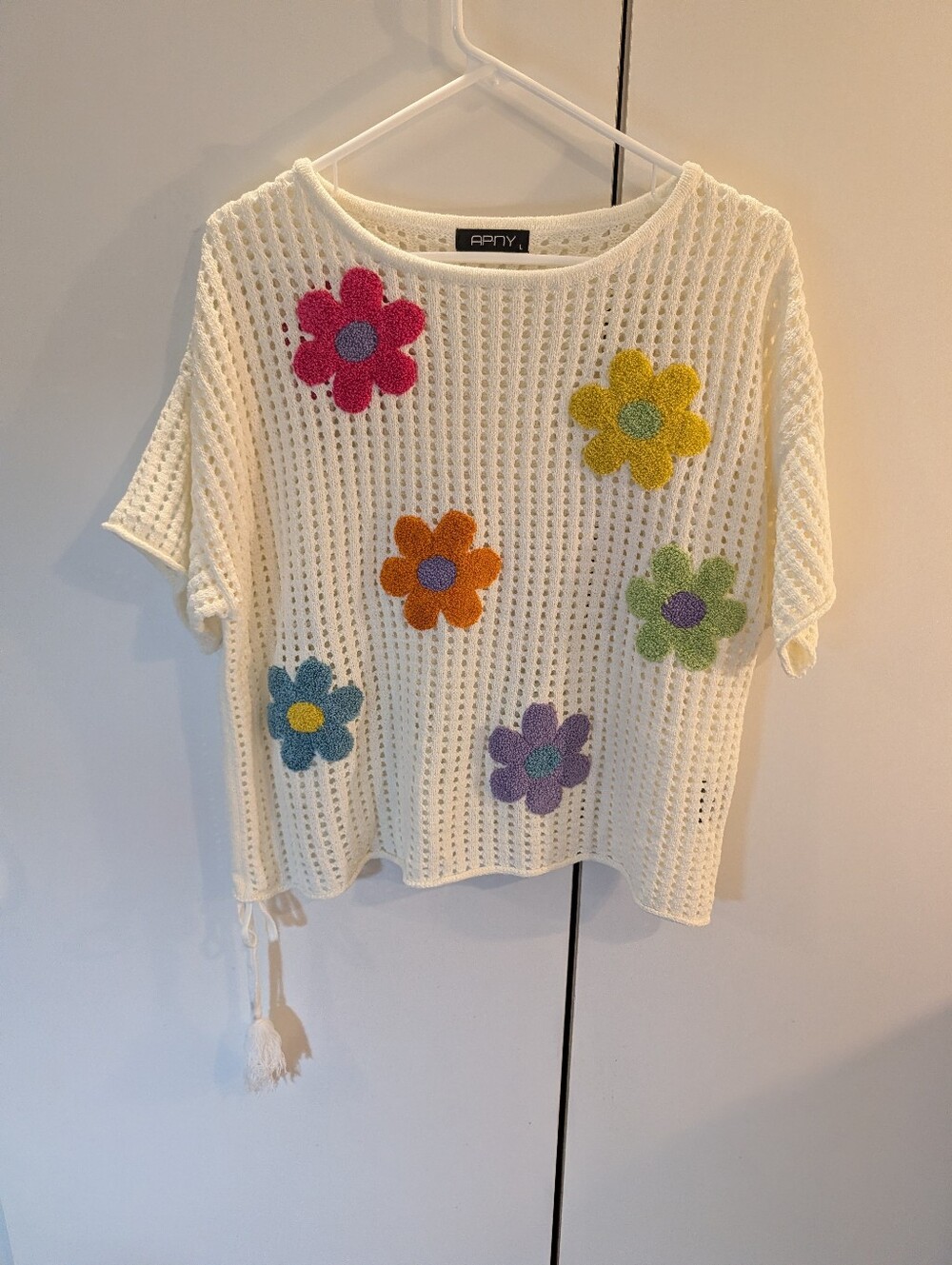 APNY White Crochet Floral Applique Short Sleeve Sweater
